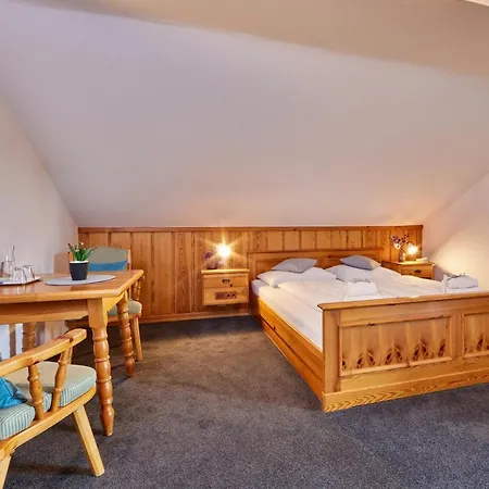 Alter Wirth 3*