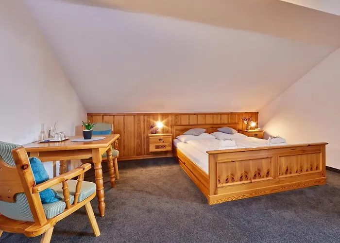 Alter Wirth 3*